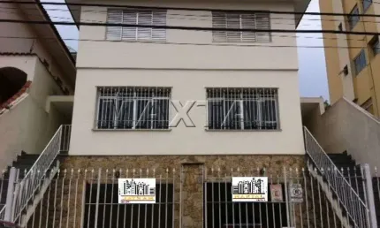 Casa de 140m², com 3 dormitórios, 1 suíte, copa, cozinha, sala ampla, lavabo, edícula e 3 vagas.