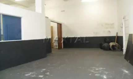 Prédio com 900 metros de área, piso porcelanato,12 banheiros ,vagas para 6 carros