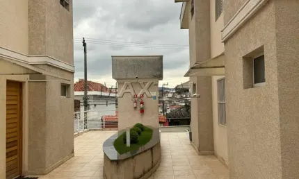 Sobrado à venda com 84m², com 2 dormitórios , 2 suítes, 2 vagas de garagem, sala e cozinha.