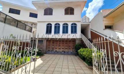 Casa assobradada - Condomínio fechado com 285m², 4 quartos, 2 suítes, 6 banheiros e 3 vagas garagem