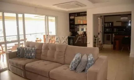 Apartamento de 190m² com  4 dormitórios, 3 suítes, 5 banheiros e 3 vagas, em Santana
