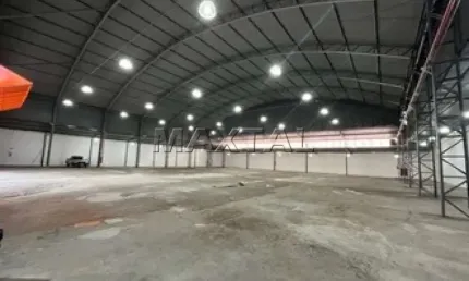 Galpão totalmente reformado com 2.600m² e 10 vagas de garagem, na Região do Jaçanã.