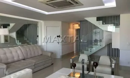 Cobertura duplex em santa terezinha, de  256m², com 4 suítes e 5 vagas de garagem.