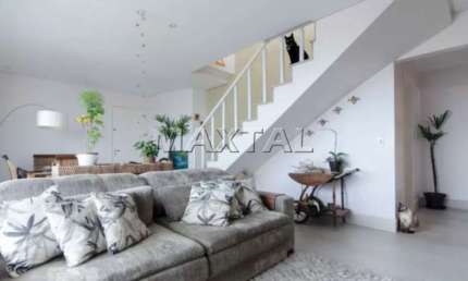 Cobertura para venda, de de 344m², com 3 dormitórios, 1 suíte, 5 banheiros, 4 vagas de garagem.