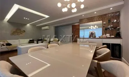 Cobertura de 296m², 3 dormitórios, 3 suítes ,5 banheiros, 4 vagas encostada na avenida brás leme.