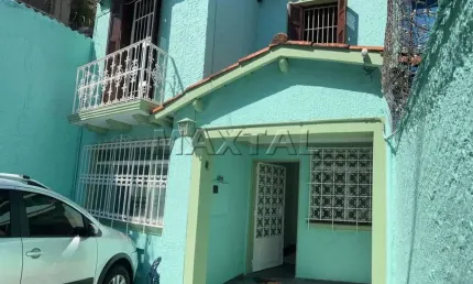 Sobrado à venda com 3 quartos, 2 vagas de garagem e varanda, na santa cecilia