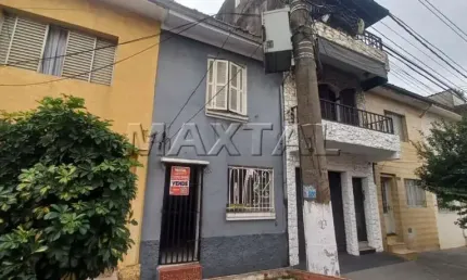 Sobrado à venda com aproximados 60m² com 2 dormitórios com quintal nos fundos, no bairro ipiranga.