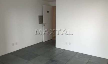 Loja comercial para venda na região de Santana com 47m², com 2 banheiro e 1 vaga.