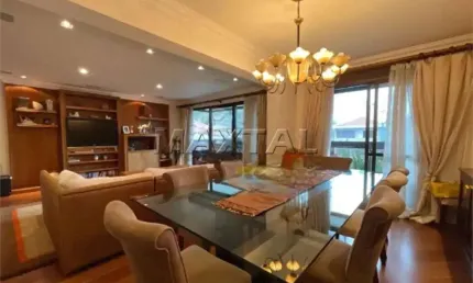 Apartamento para locação, de 206m², com 3 suítes e 3 vagas, em Santana.