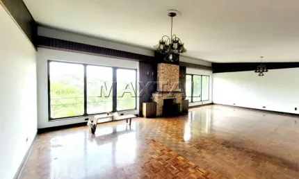 Casa para locação  com varanda, 7 dormitórios, 2 suítes , 6 banheiros, 4 vagas em Perdizes