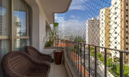 Apartamento à venda de 200m², com 4 dormitórios. 3 suítes e 4 vagas, em Santana.