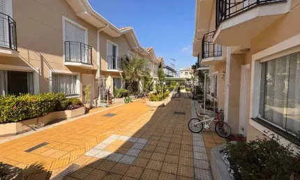 Casa em condomínio fechado à venda na Parada Inglesa, com 3 dormitórios, sendo 1 suíte e 2 vagas.