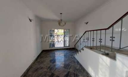 Sobrado residencial ou comerciais 250m², 5 dormitórios, sala ampla, cozinha planejada e 2 vagas.