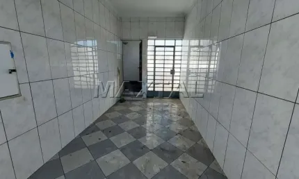 Sobrado residencial ou comerciais 250m², 5 dormitórios, sala ampla, cozinha planejada e 2 vagas.