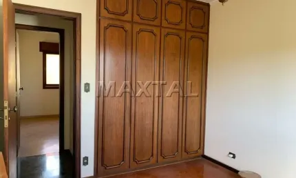 Casa térrea 316m² Jardim França, 4 quartos, 6 banheiros, 6 vagas e quintal.