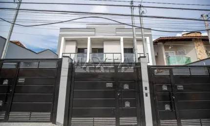 Sobrado à venda de 140m², com 3 quartos e 2 vagas, na vila isolina mazzei.