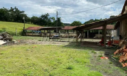 Sitio à venda em Bragança Paulista com casas, lagos, piscina  fica em Estiva do Agudo com 30.000 m².