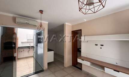 Casa em condomínio fechado na Parada Inglesa, de 65 m², com 2 suítes, churrasqueira e 2 vagas.