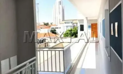 Apartamento térreo à venda no Tucuruvi de 40m², 2 dormitórios e amplo quintal.