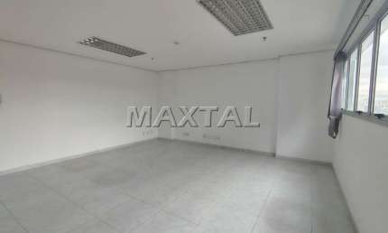 Sala comercial com 37m² para locação no Santana Office Station, com 1 vaga de garagem.
