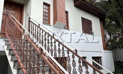 Casa à venda de 300m², com 5 dormitórios e 4 vagas, no bairro Sumarézinho.