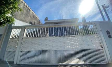 Sobrado à venda, com 3 dormitórios, 4 vagas de garagem na Bortolândia.