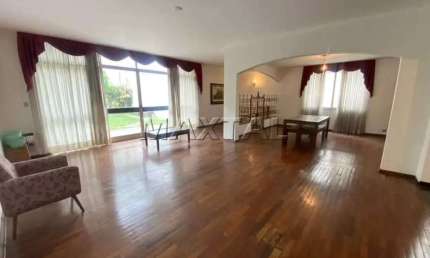 Casa à venda de 345m², com 4 quartos sendo 2 suítes e 4 vagas, na Vila Madalena.