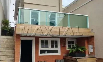Sobrado à venda de 200m², com 3 dormitórios, 2 suítes e 2 vagas, na vila aurora.