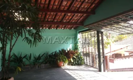 Casa à venda de 160m², com 4 dormitórios, 2 suítes e 2 vagas, na Vila Amélia.