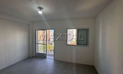 Studio novo para locação em Santana na rua Damiana da Cunha de 27 m2, andar alto, sacada e arejado.