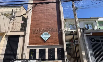 Apartamento seminovo à venda no Vila Constança, de 30 m², com 1 dormitório, sala e 1 banheiro.