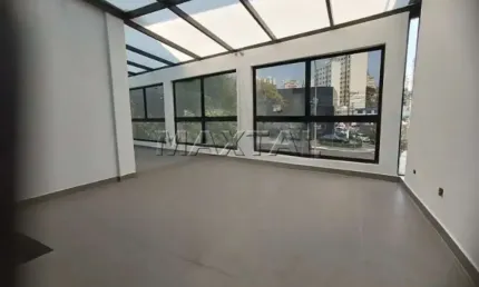 Prédio Comercial para Alugar, com  320 m² na Barra Funda a 850 metros do Metrô.