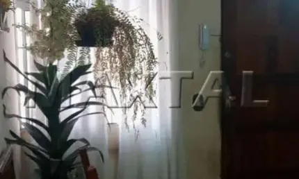 Apartamento à venda com 2 dormitórios, sala ampla e 1 vaga, no conjunto residencial elisio teixeira