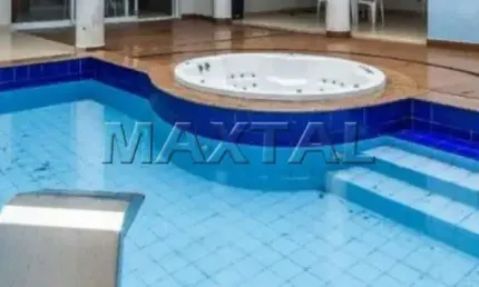Sobrado no Alto de Santana de 600m², com 4 Suítes, 8 banheiros quintal com piscina e 6 vagas.