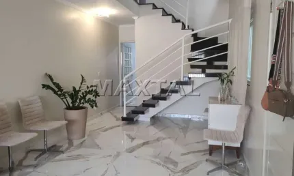 Sobrado à venda de 115m², com 3 dormitórios, 1 suíte e 3 vagas, no chora menino.