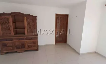 Apartamento 90m² com 3 dormitórios, 1 suíte, sala com sacada, cozinha planejada, 2 vagas