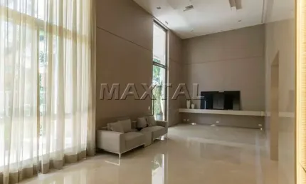 Apartamento à venda de alto padrão com 4 quartos sendo suítes, 4 vagas e 5 banheiros.