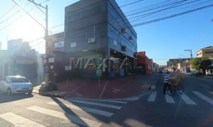 Prédio comercial com,516m² ,03 andares com 07 salas, 10 vagas,01 salão com 160m²,  vila maria baixa.
