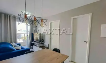 Apartamento à venda com 02 dormitórios, banheiro social, sala e  1 vaga.