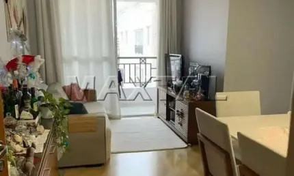 Apartamento no imirim com 2 quartos, sala com varanda, cozinha americana, banheiro blindex e vaga.