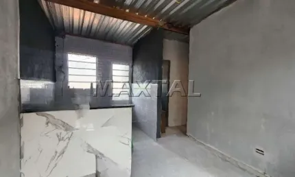 Casa para locação com 2 dormitorios , imóvel novo, recém-reformado. tremembe