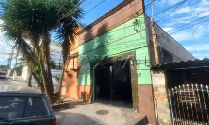 Loja de 90m² para locação na região da santa terezinha com 2 banheiros.