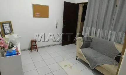 Casa  para  locação  com  quarto,  sala,  cozinha, banheiro  e  lavanderia.