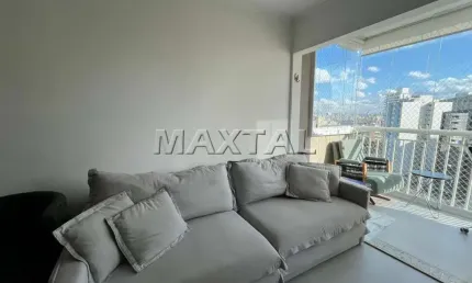 Apartamento à venda em andar alto de 2 dormitórios, 1 suíte e 2 vagas, em santana.
