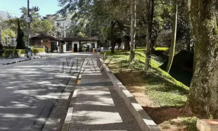 Apartamento de 49m² próximo ao horto florestal com 2 dormitórios, 1 vaga de garagem.