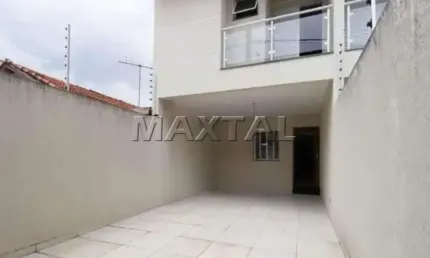 Sobrado novo com 3 dormitórios em jaçanã de130m², 1 suíte e 2 vagas de garagem.