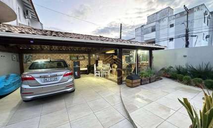Casa Geminada 03 dormitórios, com suíte no bairro Ipiranga em São José