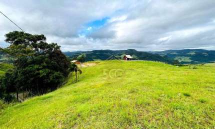 Sítio Rio Adaga em Alfredo Wagner 4,7 Hectares de Beleza e Estrutura!