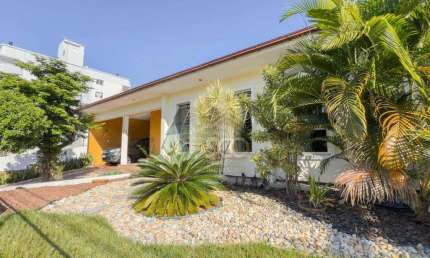 Casa Térrea com 3 Dormitórios à venda com 180m² por R$998.000 - Jardim Atlântico - Florianópolis.