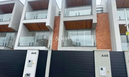 Santa Catarina, casa duplex, 3 quartos,  suíte,  varanda, garagem,  espaço gourmet.  Venha conferir!!!